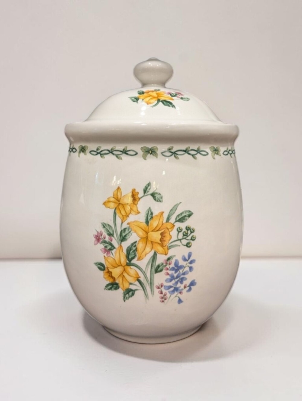 Thomson Pottery Floral Garden Canister  Yellow Daffodils Vintage Retired